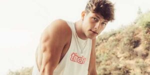 Tayler Holder Net Worth