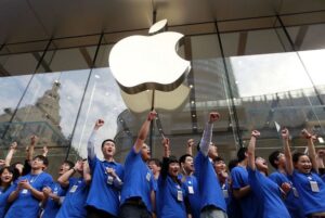 Apple Gived $50,000 To $180,000 Bonus To Talented Employees