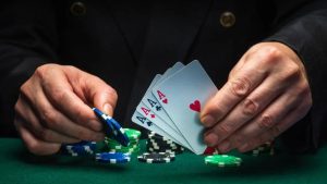 The Difference Between Omaha Poker and Texas Hold'em