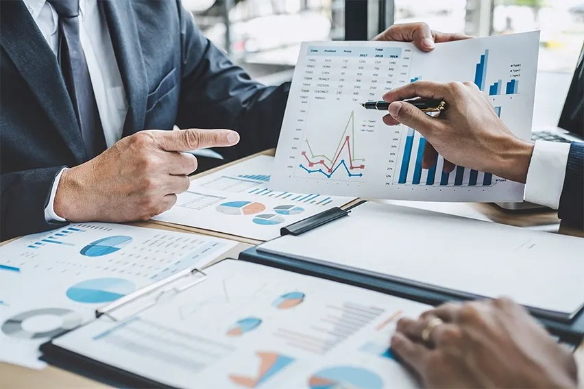 Business Finance Habits That Separate Thriving Brands from Struggling Ones