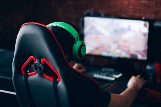 How to Master Mouse and Keyboard Controls for FPS Games